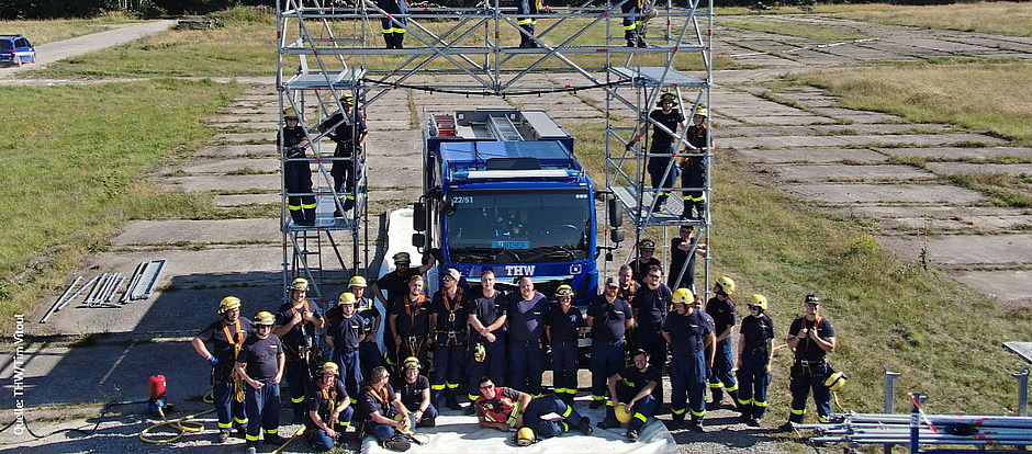 Für die Einsatzkräfte vom THW-Ortsverband Heiligenstadt war der Aufgabenbereich für unsere Bergungsgruppe mit Einsatzgerüstsystem der Aufbau einer Desinfektionsschleuse...